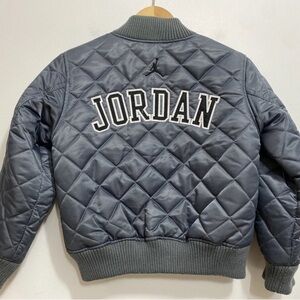 🐐Air Jordan  Bomber Jacket Nike, Youth Large Lightweight Quilted Gray.